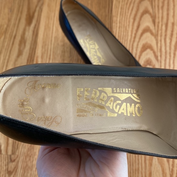 Salvatore Ferragamo ~ vintage saks fifth Ave sz 7 - black 2 inch heel - Picture 4 of 7